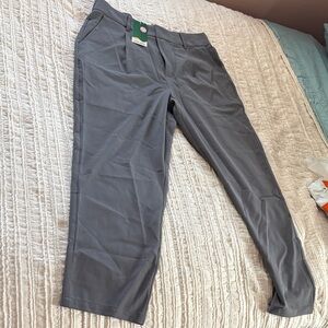 Halara Women’s Gray Pleated Pants